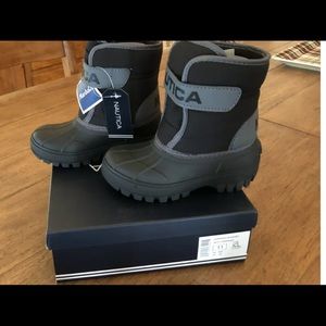 Nautica snow boots little boys 11 NWT